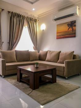 Large Living Space with Fitted Rooms and Functional Kitchen, Lekki, Lagos, Flat / Apartment Short Let