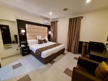 an Exotic 4 Bedroom Weekends and Vacation Getaway Home, Olayinka Adewuyi  Street, U3 Estate, Lekki Phase 1, Lekki, Lagos, Semi-detached Duplex Short Let