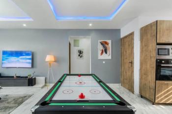 2 Bedroom Apartment with Snooker, Chevron, Lekki, Lagos, Flat / Apartment Short Let