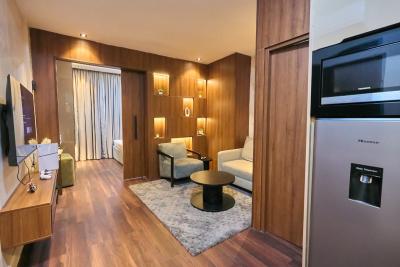 1 Bd Ps5, Home + Acs on Solar & Inverter, Wifi (fibre), Balcony, Wuye, Abuja, Flat / Apartment Short Let