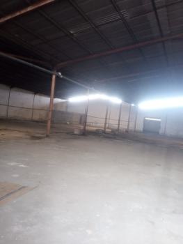15000 Sqft Warehouse, Along Oshodi Apapa Express Way, Oshodi, Lagos, Warehouse for Rent