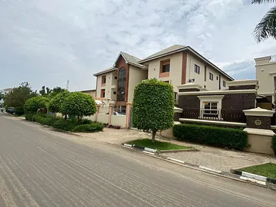 Prime 1000 SQM Residential Land — Oduduwa Crescent, Ikeja GRA, Ikeja, Lagos