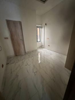 Big Room in a Shared Apartment, Chevron, Lekki Expressway, Lekki, Lagos, Flat / Apartment for Rent