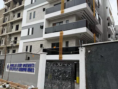 Luxury 3 Bedrooms Apartment