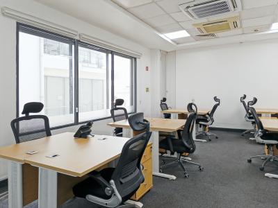 Private Office Space in Regus Landmark House for 5 Workstations, 2nd Floor, Landmark House 52-54, Isaac John Street, Ikeja Gra, Ikeja, Lagos, Office Space for Rent
