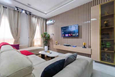 Luxuriously Appealing 2 Bedrooms Serviced Apartment, Meadow Hall, Ikate, Lekki, Lagos, Flat / Apartment Short Let