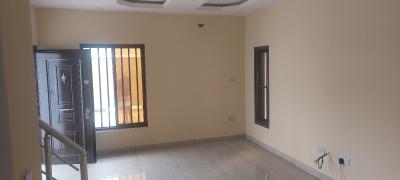 Spacious and Neat 2bed on First Floor, in an Estate Off Freedom Way, Lekki Phase 1, Lekki, Lagos, Flat / Apartment for Rent