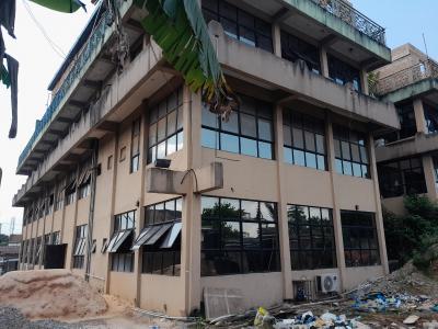 Convertable Commercial Property of 4large Halls on 150ft By 200ft Land, Ihama Road Off Adesuwa Road Gra, Benin, Oredo, Edo, Plaza / Complex / Mall for Sale