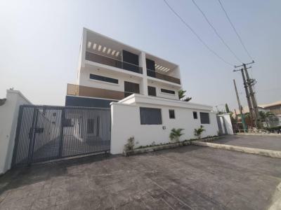 a Nice 5 Bedroom Semi-detached Duplex with a Bq, Lekki Phase 1, Lekki, Lagos, Semi-detached Duplex for Sale