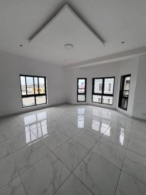 Serviced 3 Bedroom En-suite Sizeable Flat with Fitted Kitchen Cabinets, Lekki Phase 1, Lekki, Lagos, Flat / Apartment for Rent
