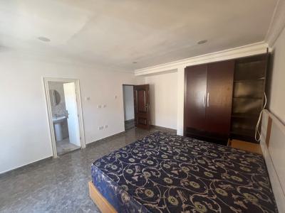 Spacious 3 Bedroom Apartment with Bq, Lekki Phase 1, Lekki, Lagos, Flat / Apartment for Rent