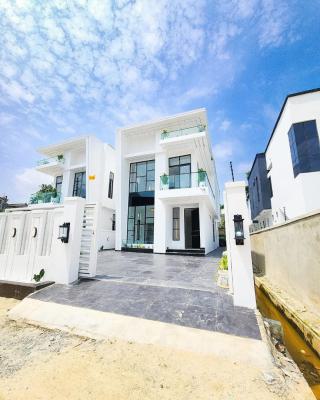 Classic 5 Bedroom Detached  Duplex with Lovely Features, Chevron, Lekki, Lagos, Detached Duplex for Sale