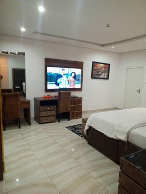 Distress 2brm Flat Apartment at Banana Island, Banana Island, Ikoyi, Lagos, House for Sale