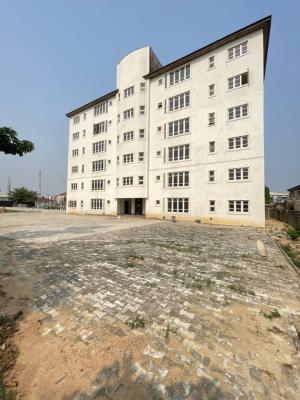 Exquisitely Built 3 Bedroom Apartment, Exquisitely Built 3 Bedroom Apartment, Yaba, Lagos, Block of Flats for Sale