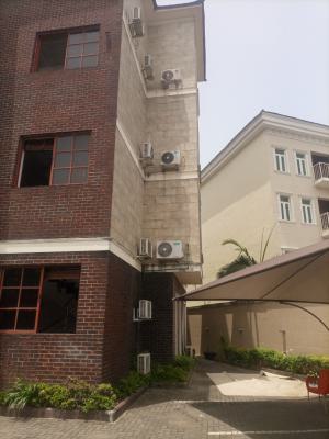 Distress 3 Bedrooms Apartment with Bq on 2nd Floor, Off Banana Island Road, Ikoyi, Lagos, Flat / Apartment for Sale