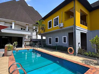 Executive 5 Bedroom Duplex with a Swimming Pool in an Estate — Port Harcourt, Rivers