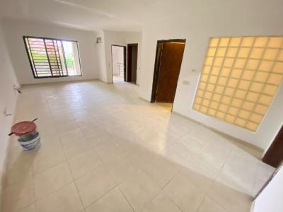 Specious 3 Bedroom Apartment, Off Admiralty Way, Lekki Phase 1, Lekki, Lagos, Flat / Apartment for Rent