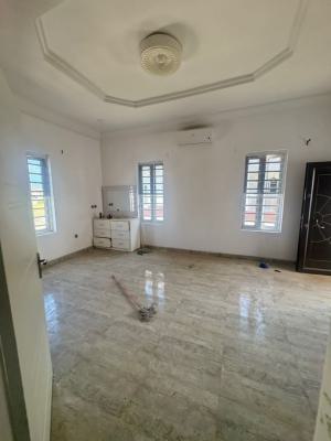 Very Spacious Masters Bedroom Comes with a.c, Van Daniel Estate Orchid Road, Lekki, Lagos, Flat / Apartment for Rent
