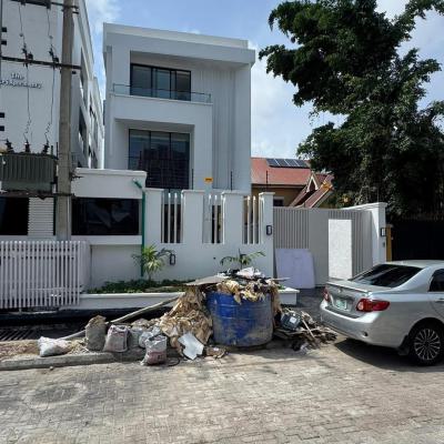 Luxury 4 Bdrm Duplex in a Good Area, Lekki Phase 1, Lekki, Lagos, Detached Duplex for Sale