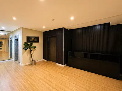 Semi Furnished & Serviced 2 Bedroom Apartment, Gym, Pool, Office Space — Lekki, Lagos