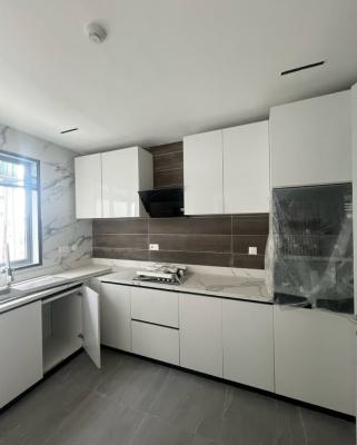 Serviced with 24/7 Power Supply 2 Bedroom En-suite Flat, Lekki Phase 1, Lekki, Lagos, Flat / Apartment for Rent