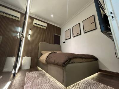 Exquisite-standard Room with Pool, Lekki Phase 1, Lekki, Lagos, Flat / Apartment Short Let