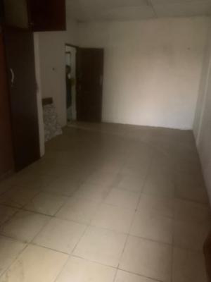 Spacious 3bedroom Flat, Close Express, Lekki Phase 1, Lekki, Lagos, Flat / Apartment for Rent