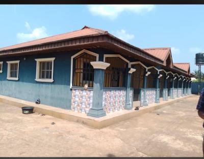 Distress Room and Parlour, 5 Units with Borehole, Upper Mission Extension,off Covernant Sch. Rd Ayo Street. Benin City, Ikpoba Okha, Edo, Block of Flats for Sale
