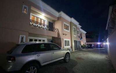 Serviced Three Bedroom Flat (upstairs) with Bq, Lekki Phase 1, Lekki, Lagos, Flat / Apartment for Rent