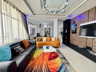 Well Furnished 2 Bedroom Luxury Apartment with Clean Water,24/7 Light, Lekki Phase 1, Lekki, Lagos, Flat / Apartment Short Let