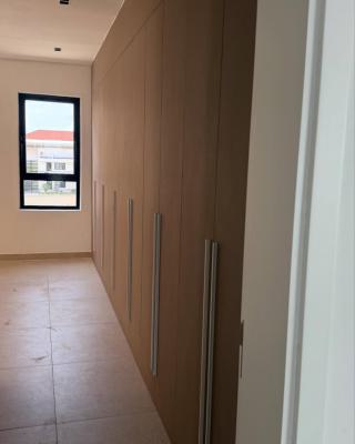 Tastefully Finished and Serviced with 24/7 Power Supply 6 Bedroom En-suite, Banana Island, Ikoyi, Lagos, House for Sale