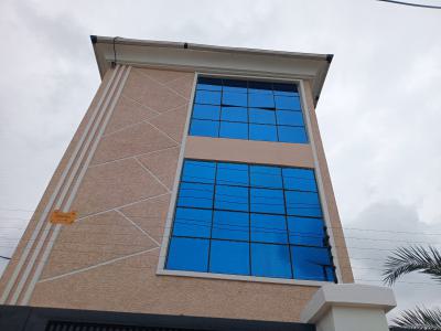 Texas 2 Bedroom Flat, By Third Mainland Bridge, Adekunle, Yaba, Lagos, Flat / Apartment for Rent