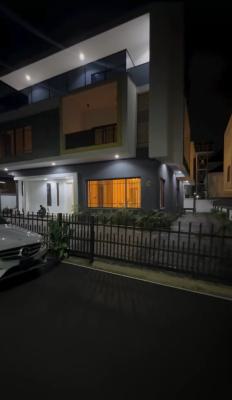Distress 4bedroom Detached Duplex in Guzape, Guzape, Guzape District, Abuja, Detached Duplex for Sale