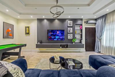 Exotic & Magnetic 3bed Apartment, Imax Cinema Road, Lekki Phase 1, Lekki, Lagos, Flat / Apartment Short Let