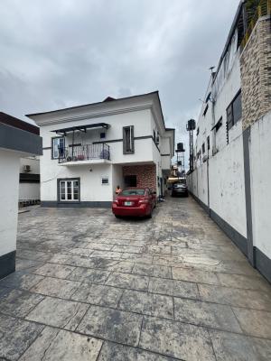 𝐌𝐀𝐈𝐍𝐓𝐀𝐈𝐍𝐄𝐃 𝐓𝐖𝐎 𝐁𝐄𝐃𝐑𝐎𝐎𝐌 𝐀𝐏𝐀𝐑𝐓𝐌𝐄𝐍𝐓, Lekki Phase 1, Lekki Phase 1, Lekki, Lagos, Flat / Apartment for Rent