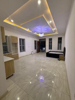 Luxury Masters Bedroom in a Shared Apartment, Oral Extension, Lekki, Lagos, Self Contain (single Rooms) for Rent