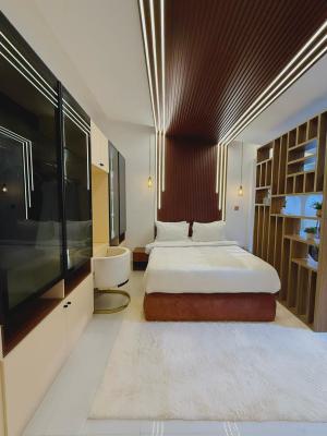 The Noire ️ Luxurious and Spacious Studio Apartment, Off Admiralty Way, Lekki Phase 1, Lekki, Lagos, Flat / Apartment Short Let