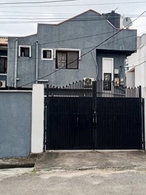 a Clean & Decent 3 Bedroom Flat Apartment, Magodo Phase 1, Gra Phase 1, Magodo, Lagos, Flat / Apartment for Rent