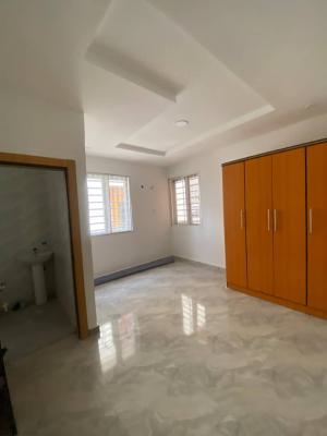 Massive 3bed Room Apartment, Estate Off Western Avenue Surulere Lagos, Surulere, Lagos, Flat / Apartment for Rent