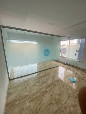 Shop Space Upstairs Facing Road at Lekki Phase 1, Lekki Phase 1 Lekki Lagos, Lekki Phase 1, Lekki, Lagos, Shop for Rent