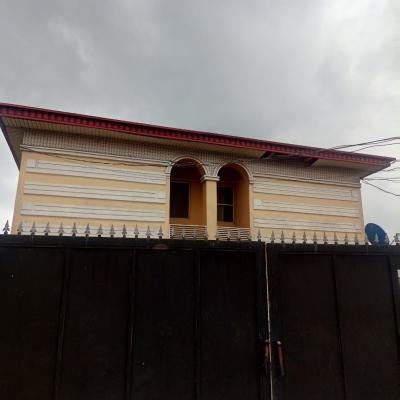 Nice and Spacious  3bedroom Flat Upstairs in Surulere, Off Akerele Road Surulere Lagos, Ogunlana, Surulere, Lagos, Flat / Apartment for Rent