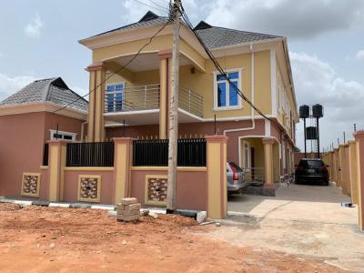 Standard 5 Flats, Mtn Mast Rd Ugbor Gra Benin City, Very Close to Tarred Rd, Just 300ft, Benin, Oredo, Edo, Flat / Apartment for Sale