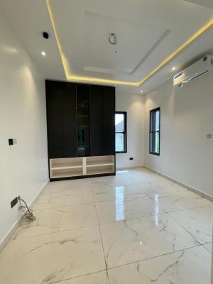 3bedrooms Flat with Bq, Periwinkle Estate, Lekki Phase 1, Lekki, Lagos, Flat / Apartment for Sale