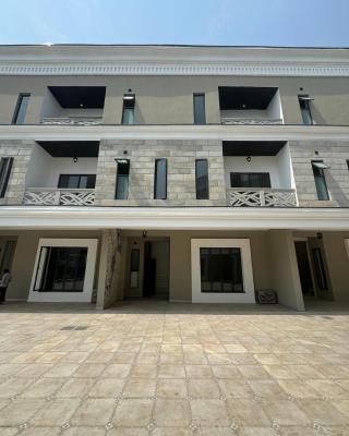 Three Bedroom Apartment, Lekki Phase 1, Lekki, Lagos, Flat / Apartment for Rent