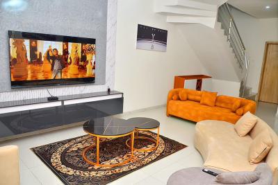 Aesthetically Pleasing 3 Bedroom Apartment with Top Notch Amenities, Orchid, Lekki, Lagos, Flat / Apartment Short Let