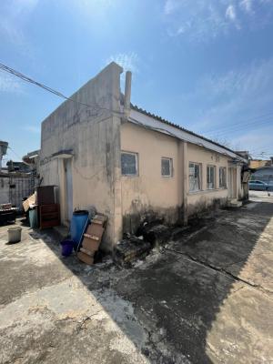 Bungalow on 450sqm, Surulere, Surulere, Lagos, Flat / Apartment for Sale