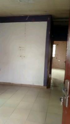 Standard N Executive  Mini Flat, Akinwumi Street, Alagomeji, Yaba, Lagos, Mini Flat (room and Parlour) for Rent