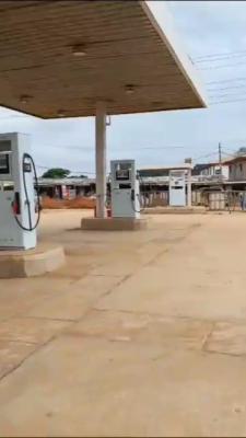 Filling Station with 20 Shops Plaza & 5 Office Spaces on 1500sqm, Bayeku Road, Igbogbo, Ikorodu, Lagos, Filling Station for Sale