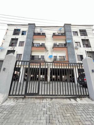 2 Bedroom Apartment in a Secured Estate, Osapa, Lekki, Lagos, Flat / Apartment for Rent