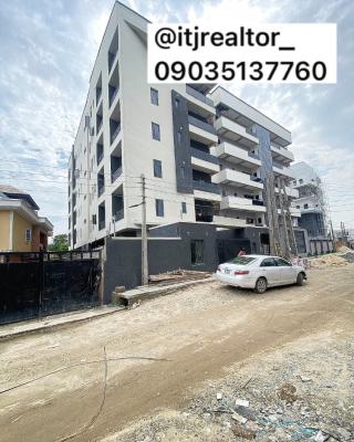 Lovely 2 Bedroom Apartment with Bq, Lekki Phase 1, Lekki Phase 1, Lekki, Lagos, Block of Flats for Sale
